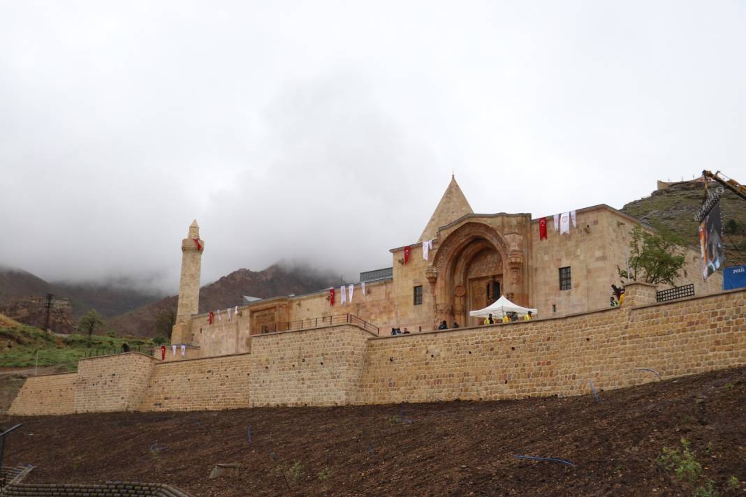 800 Yaşındaki Başyapıt Görenleri Büyüleyecek "Anadolu'nun El Hamra Sarayı" 10